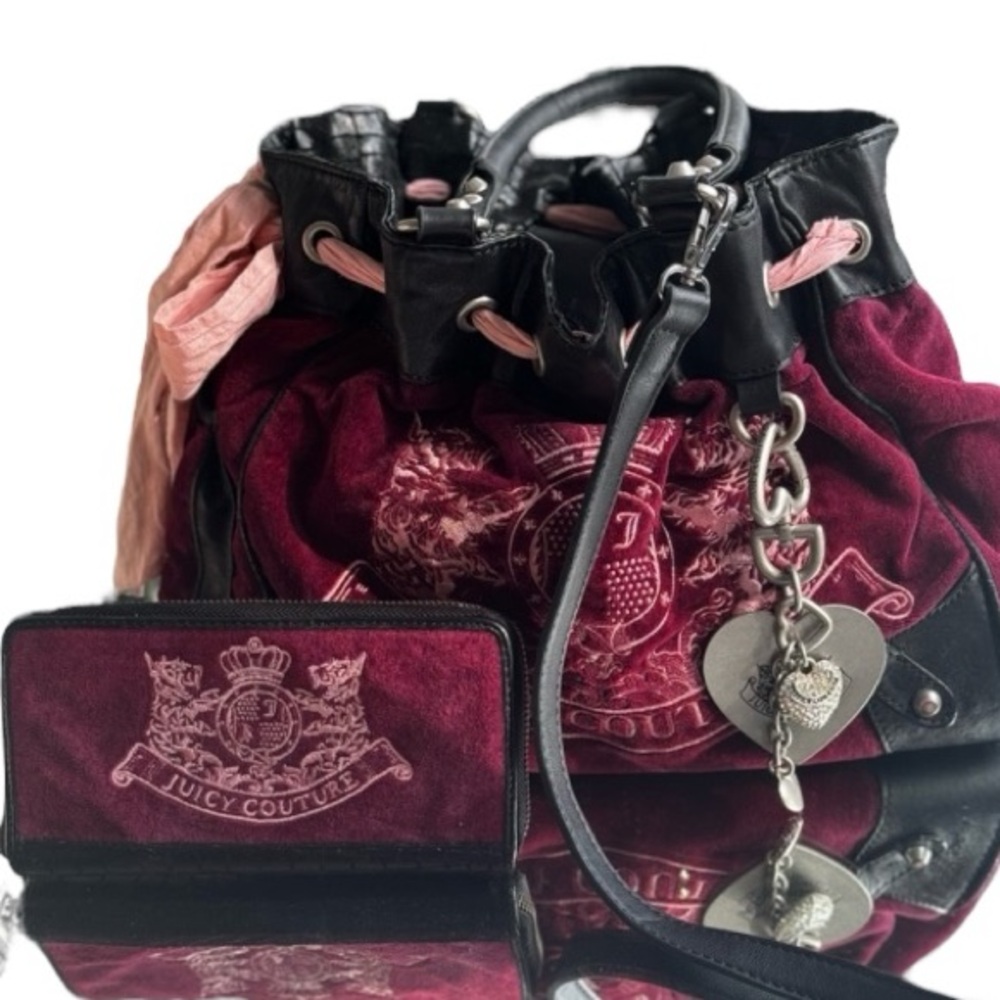 02' Juicy Couture Burgundy Croc Leather Daydreamer Tote